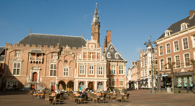 Grote Markt in Haarlem. Photo © Holland-Cycling.com
