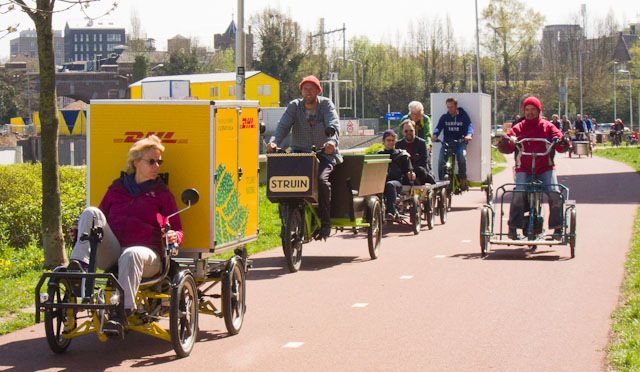 Cargo Bike Parade on the Waalbandijk. Photo © Holland-Cycling.com
