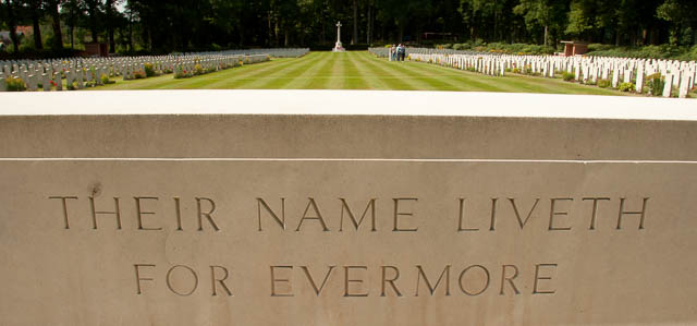 Remembering the fallen soldiers at the War Cemetery in Oosterbeek. Photo © Holland-Cycling.com