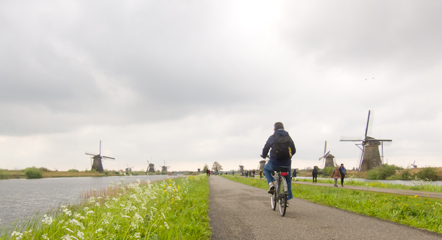 Kinderdijk by bike. Photo © Holland-Cycling.com
