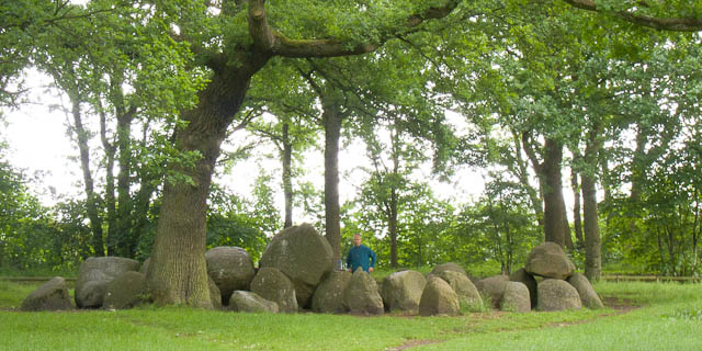 Megalithic tomb in Rolde. Photo © Holland-Cycling.com