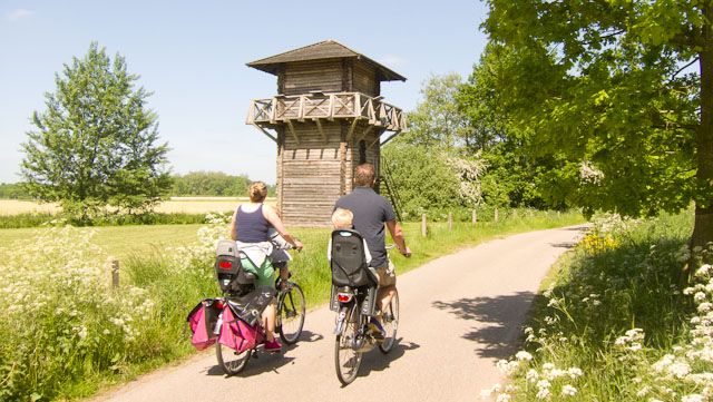 Reconstruction of a Roman watch-tower at Fort Vechten near Utrecht. Photo © Holland-Cycling.com