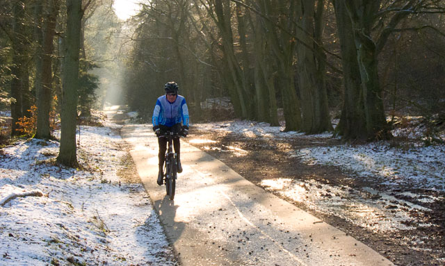 Not all cycle paths in Holland are kept clear of snow and ice. Photo © Holland-Cycling.com
