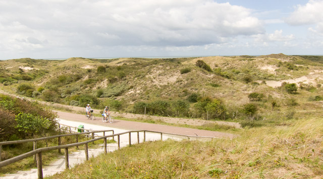 Cycling through the dunes near Scheveningen. Photo © Holland-Cycling.com