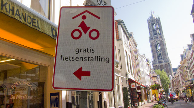 Signposts point the way to the free guarded bike parking facilities in Utrecht. Photo © Holland-Cycling.com