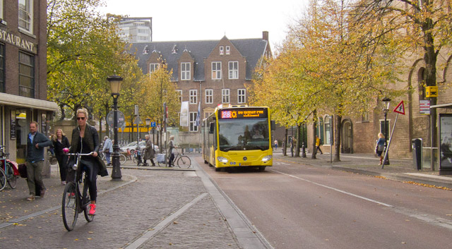 City bus at the Janskerkhof. Photo © Holland-Cycling.com
