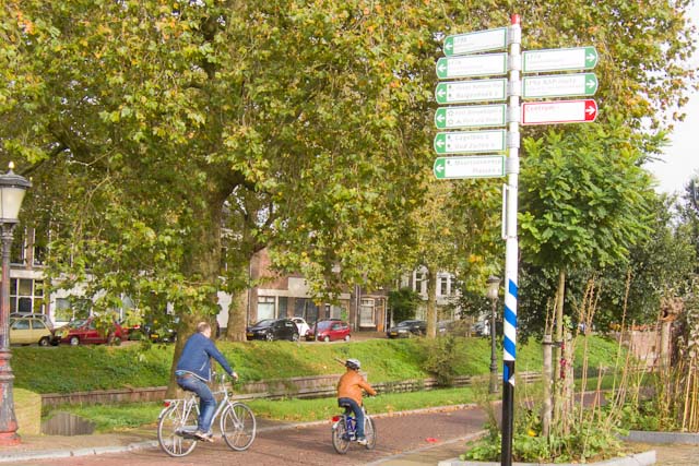 Finding your way around Utrecht. Photo © Holland-Cycling.com