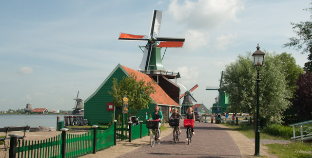 Cycling through the Zaanse Schans. Photo © Holland-Cycling.com